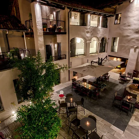 Uve Rooms & Wine Bar-3